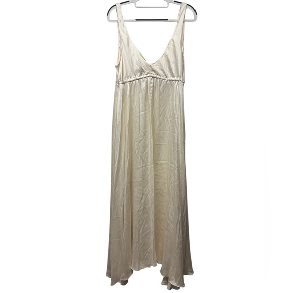 Elegant Cream Silk Neiman Marcus L Sleepwear Gown - Picture 5 of 5